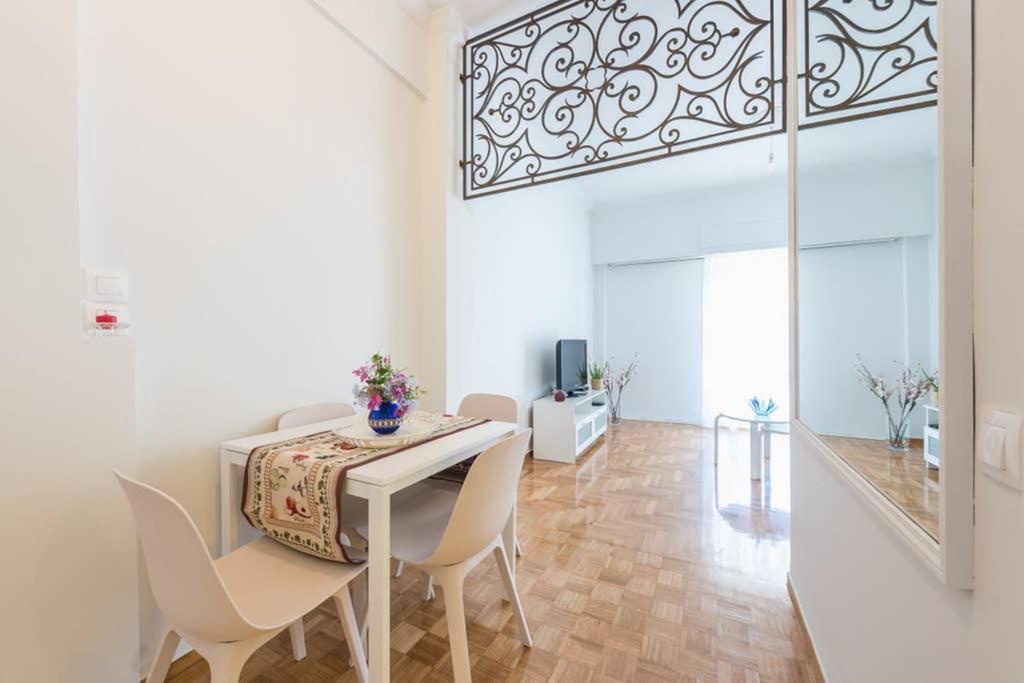 New! Bright & Remodeled 1bed 2min Walk To Acropolis Apartament Ateny