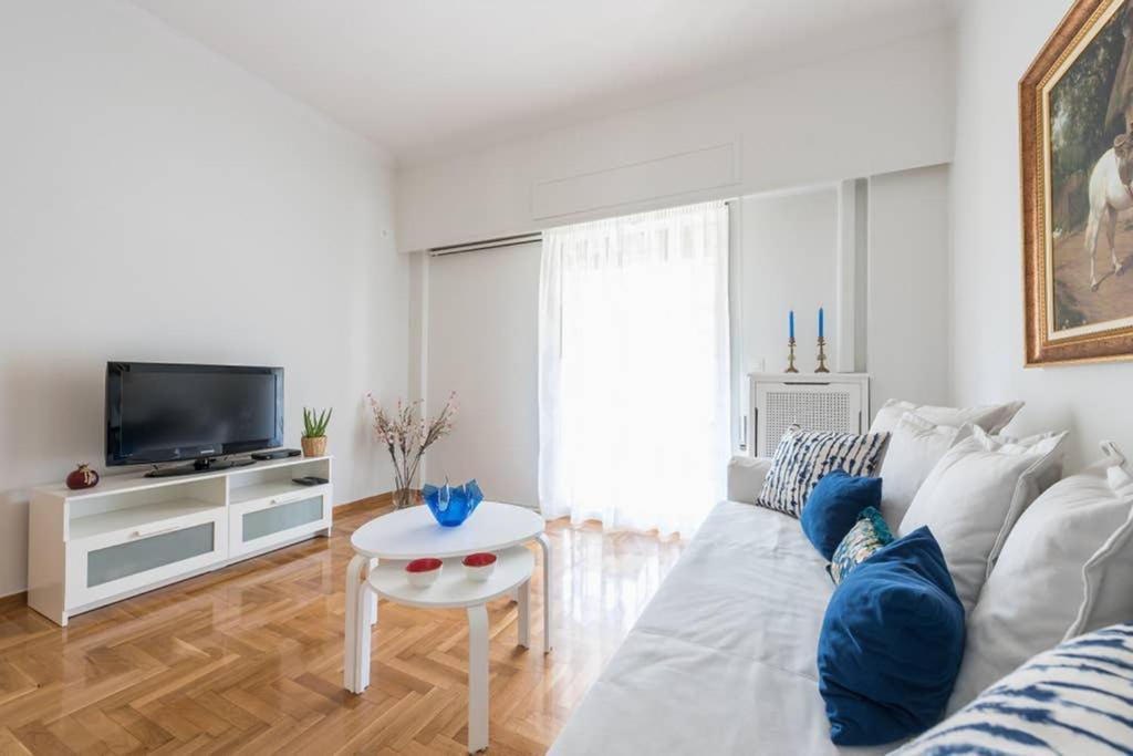 New! Bright & Remodeled 1bed 2min Walk To Acropolis Athens