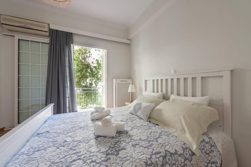 New! Bright & Remodeled 1bed 2min Walk To Acropolis